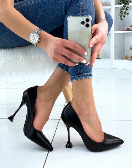Black pump with flared stiletto heel