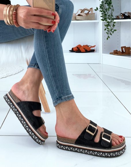Black sandal with ethnic-style platform sole