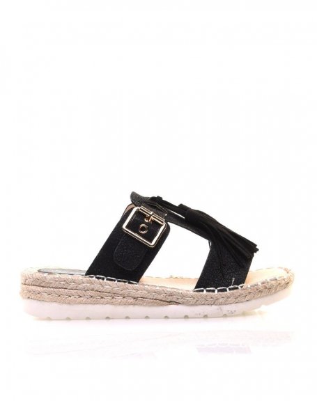 Black sandals with strap and tassels