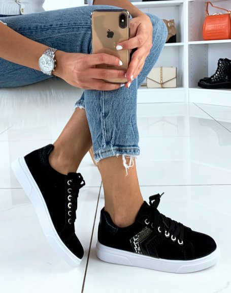 Black sneakers with white sole with croc-effect details