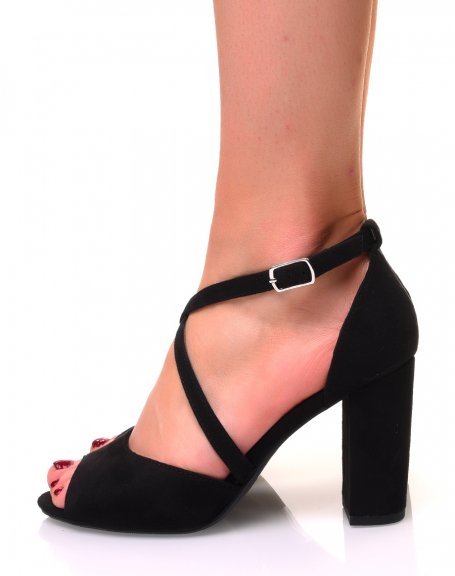 Black suedette sandals with square heels and crossed straps