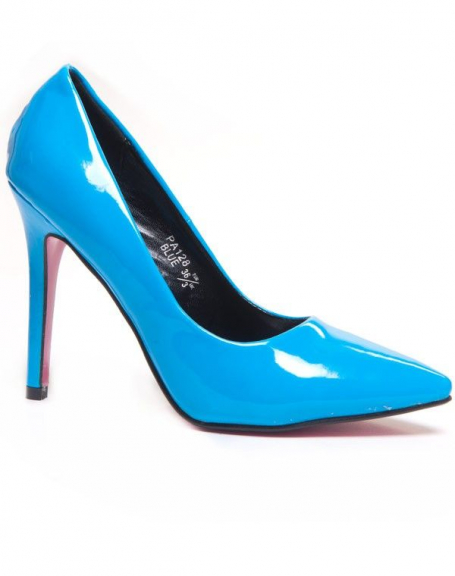 Blue patent pump pointed toe and pink sole