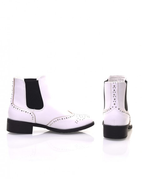 Bottines blanches cloutes