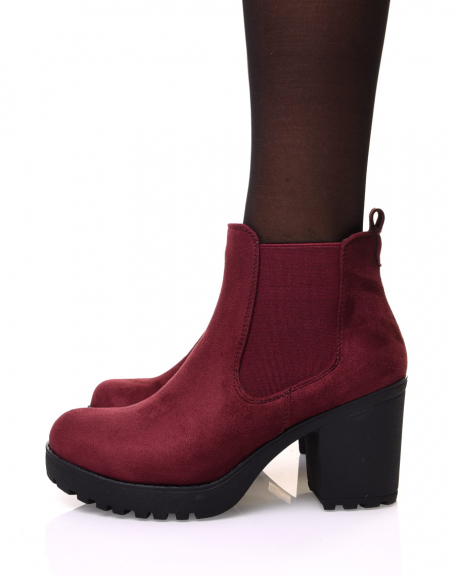 Burgundy chelsea boots in suede with mid-high heel