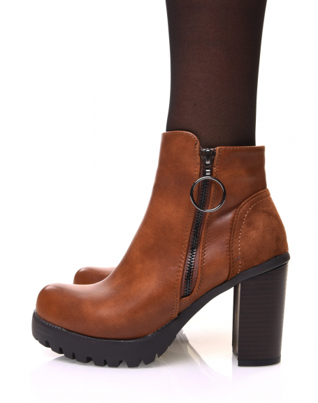 Camel ankle boots with heel with decorative zipper