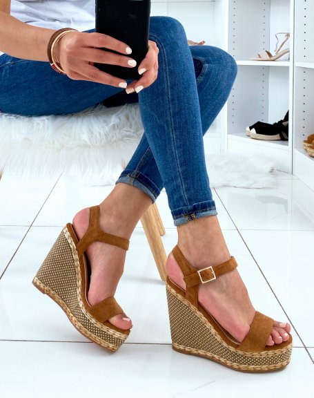 Camel two-tone braiding wedges