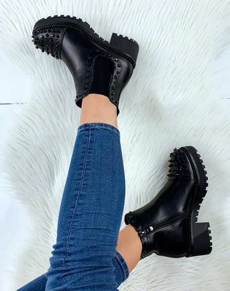Chelsea boots noire  effet lisse ajour de clous noirs
