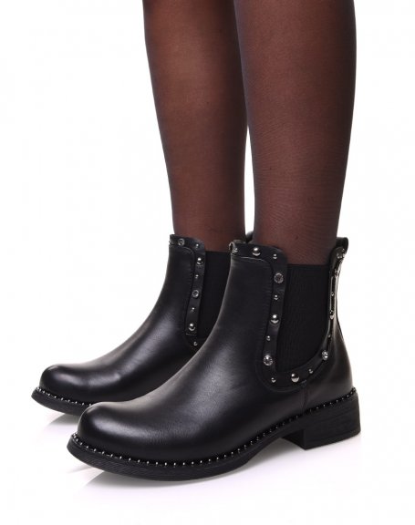 Chelsea boots noires  dtails clouts et perles