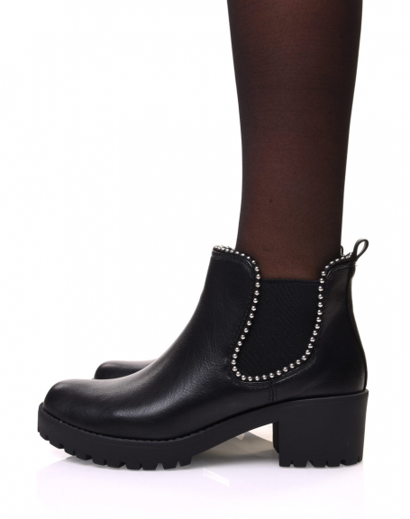 Chelsea boots noires  talon et semelle crante et perles