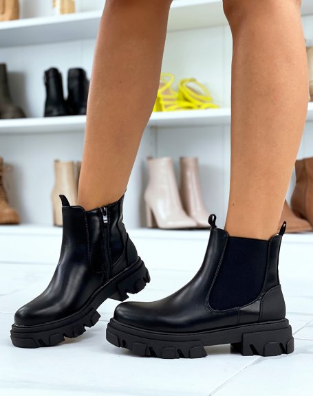 Chelsea boots noires ornes dun empicement gomm