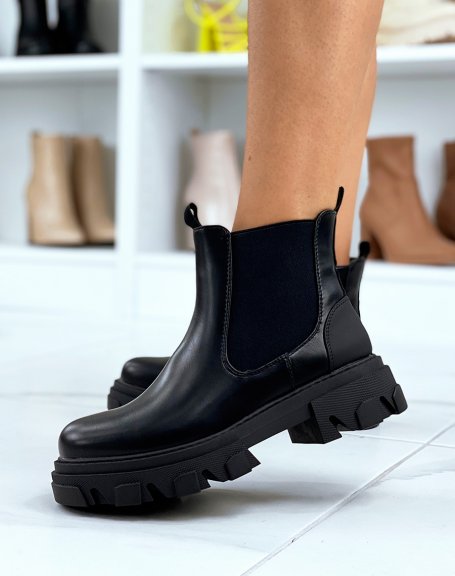 Chelsea boots noires ornes dun empicement gomm