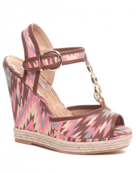 Colorful wedge sandal with golden details
