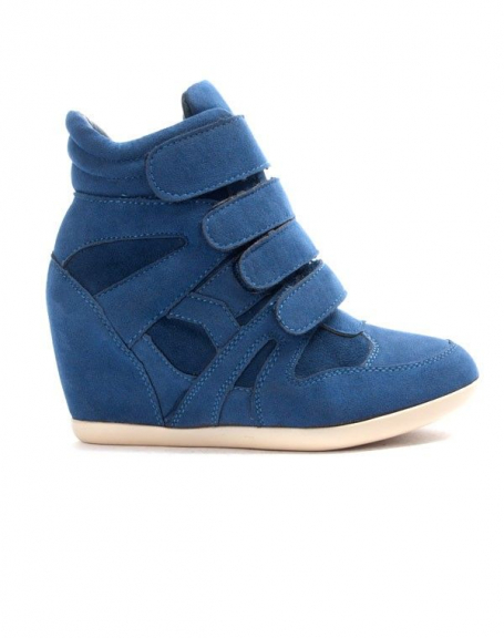 Findlay women's shoe: Blue wedge sneaker