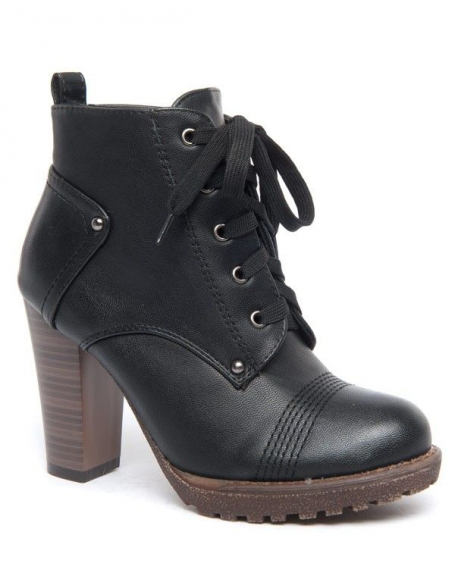 Jennika women's ankle boot with laces and stacked heel