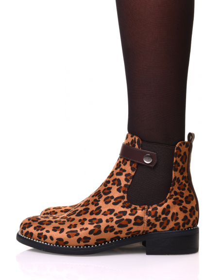Leopard print chelsea boots