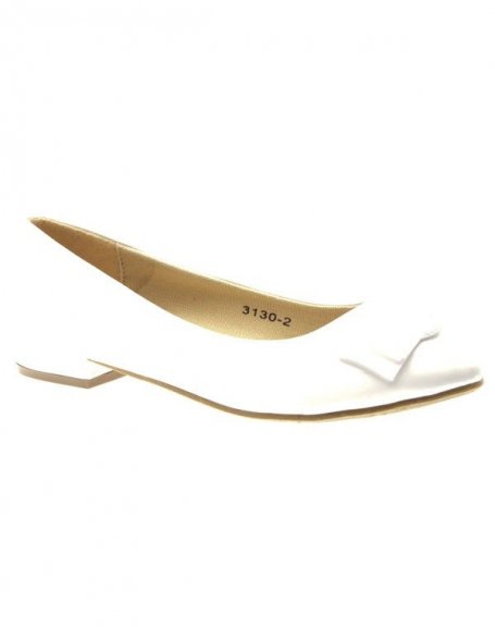 Like Style women's shoes: White patent, pointed toe, low heel