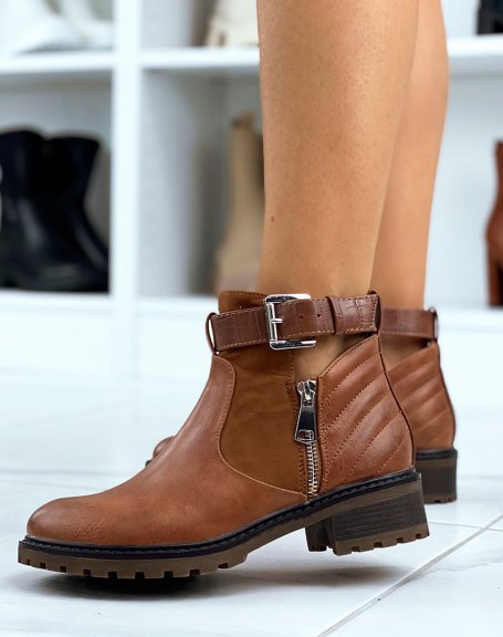Low camel ankle boots zipped with straps