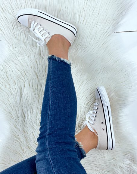 Low-top canvas sneakers with beige lace