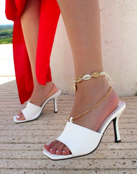 Mules with white heel and gold chain