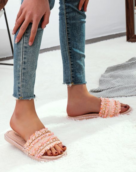 Pink flat mules with multiple details and thin golden chain