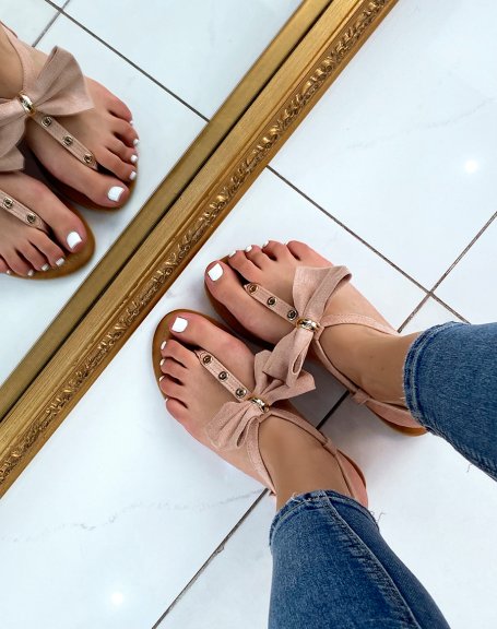 Pink sandals with bow and gold details