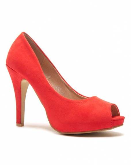 Red pump with open toe