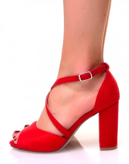 Red suedette sandals with square heels and crossed straps