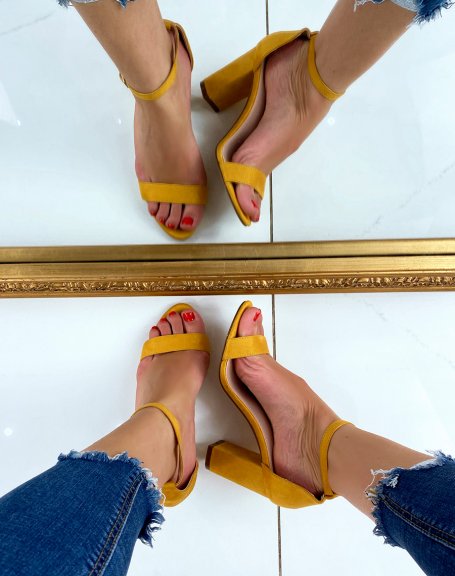 Sandales  talon en sudine jaune  fines lanires