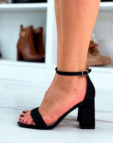 Sandales brillantes noires pour femme avec bride
