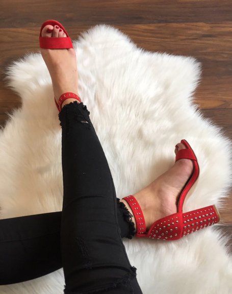 Sandales cloutes rouges