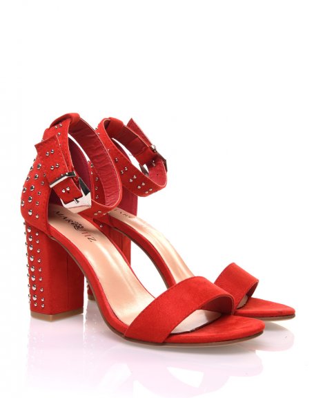 Sandales cloutes rouges