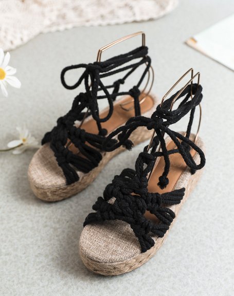 Sandales compenses noires noues avec de larges cordes