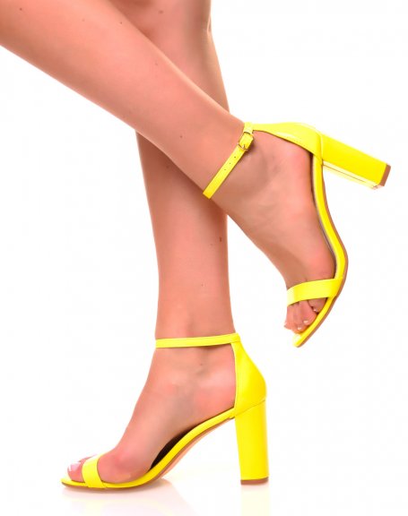 Sandales effet vernies jaunes fluo  talons carrs
