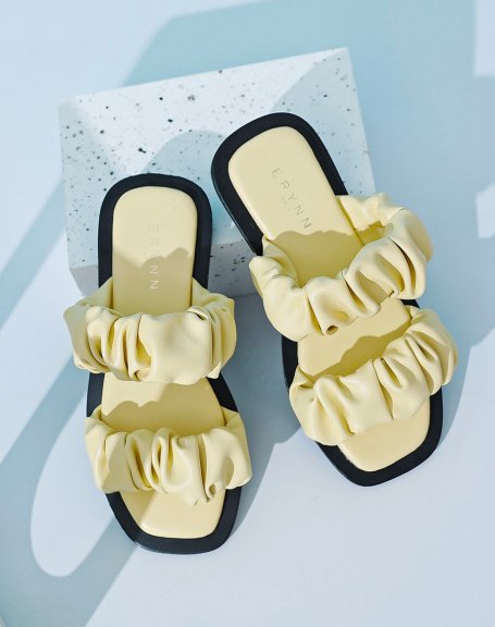 Sandales plates en simili cuir jaune