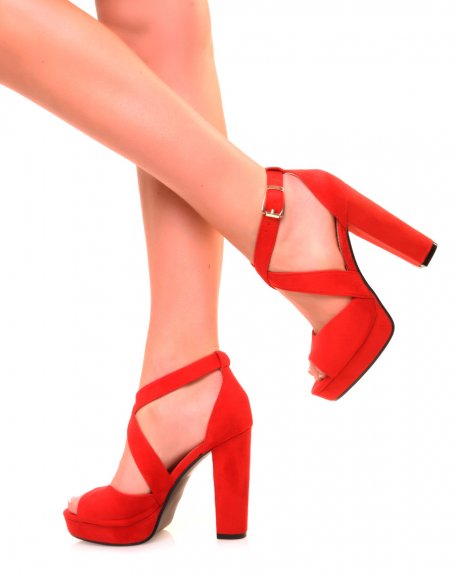 Sandales rouges en sudine  talon et  plateforme paisse