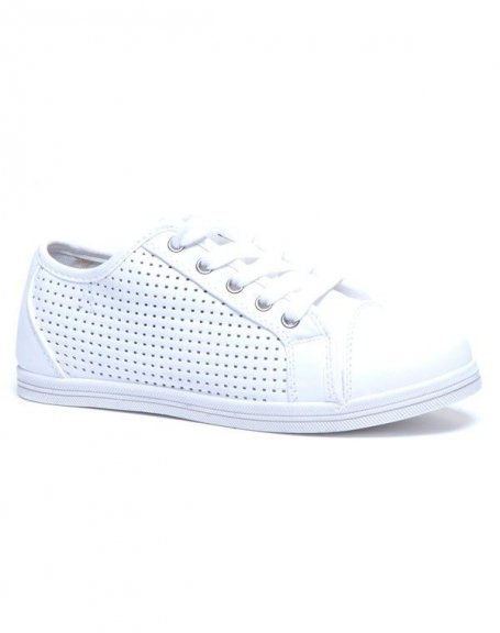 Simple and thin white sinly sneakers