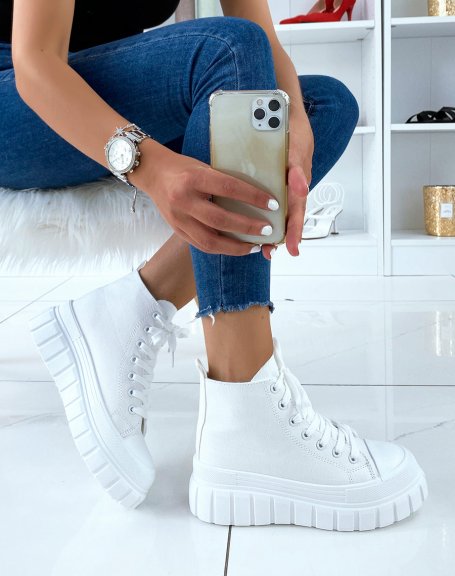 Sneaker in high-rise white fabrics with a thick white lug sole