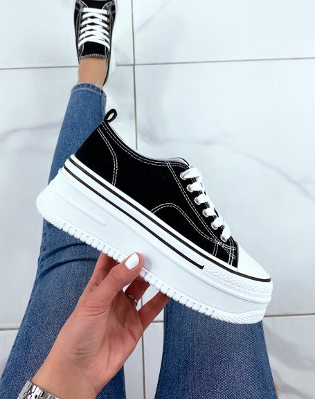 Sneakers in black fabric and thick sole