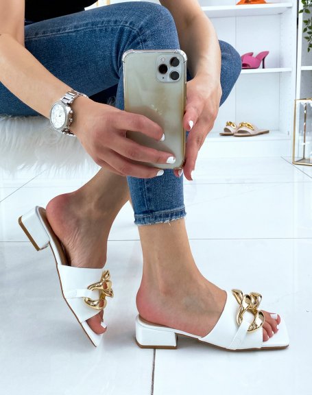 White mules with small heel and big chain