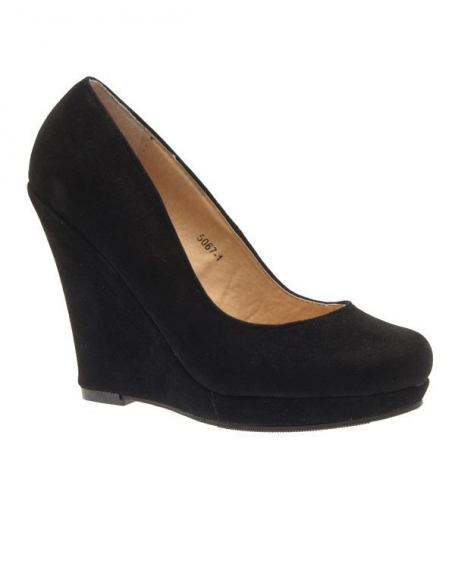 Women's shoe Like Style: Black wedge pump
