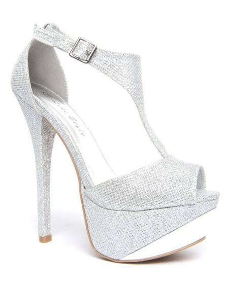 Women's shoe Like Style: Silver pump with glitter reflection