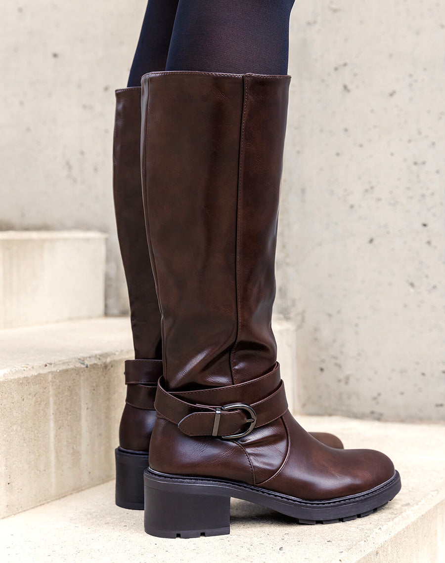 Bottes femme marron à petit talon avec double lanière et boucle argentée