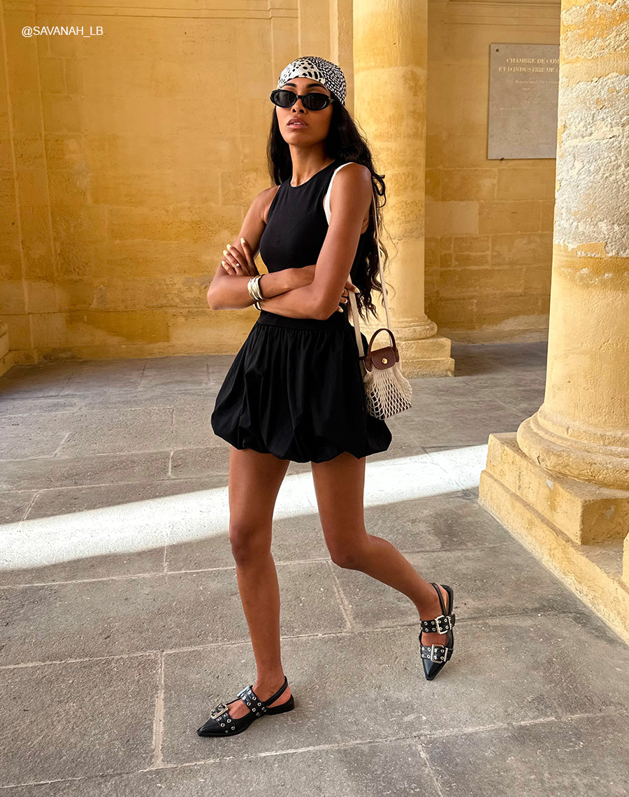 Escarpins plats femme noirs à bout pointu et lanières cloutées – Tendance et audace