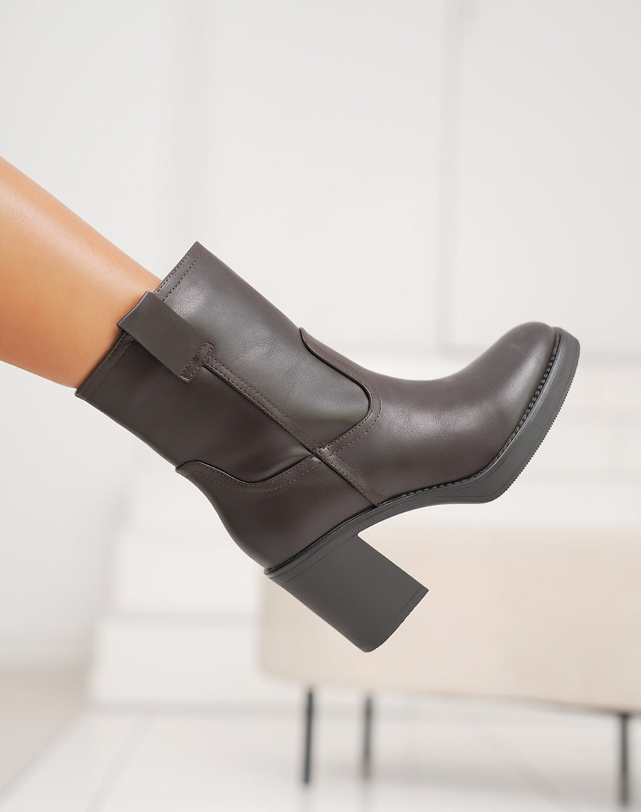 Bottines marron fourrées à talon carré – Bout rond