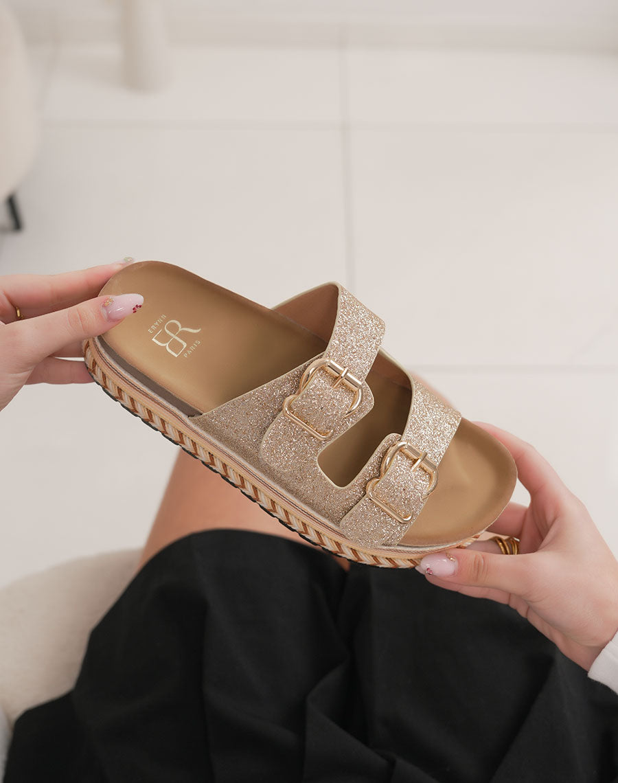 Mules femme dorées tendance à paillettes avec double bride et plateforme tressée