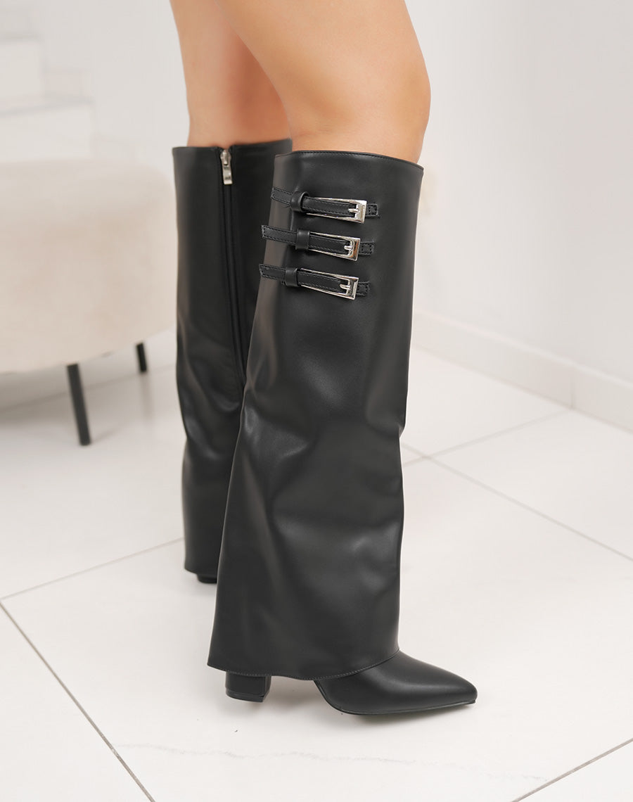 Bottes noires à talon haut avec trois boucles décoratives