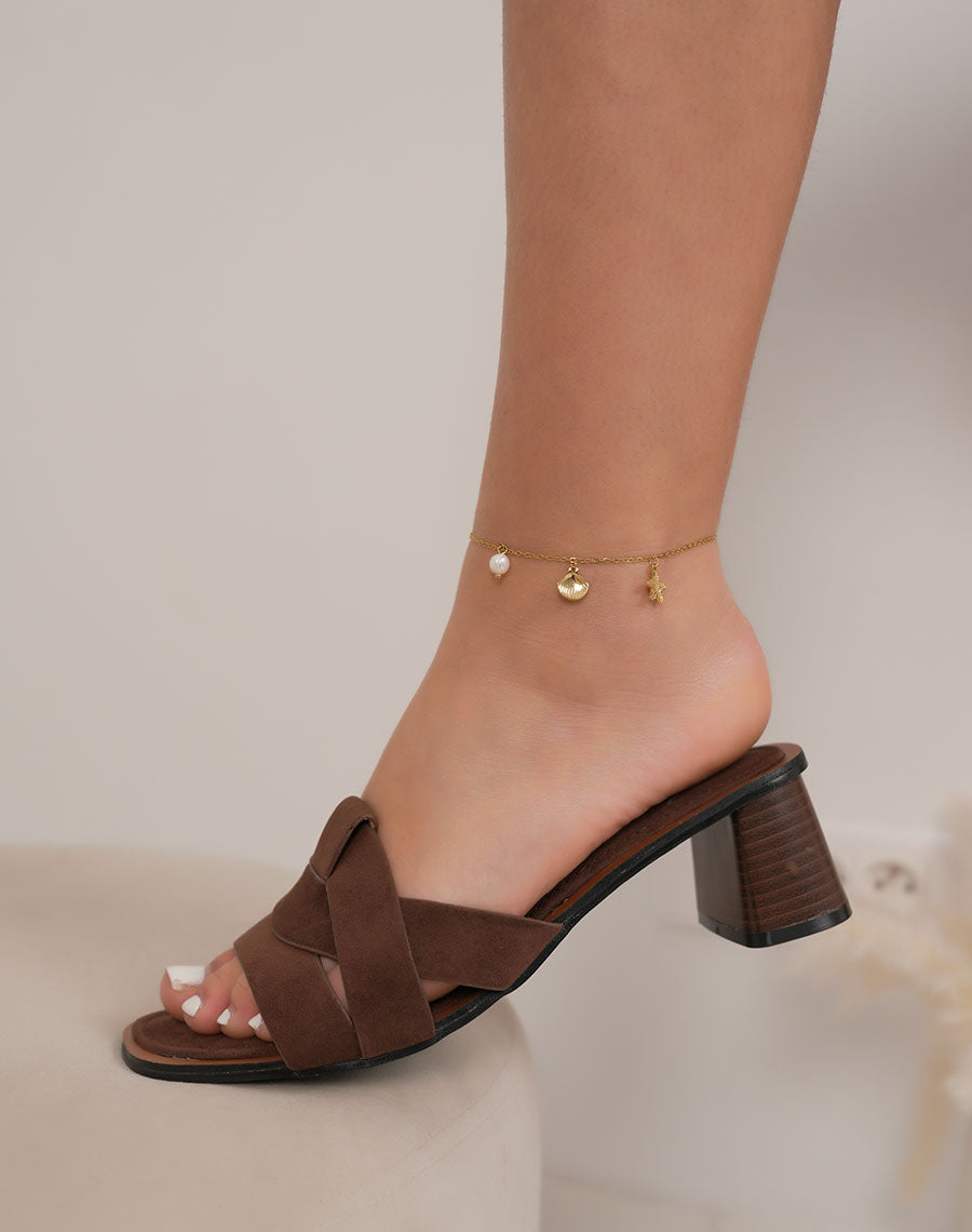 Mules femme marron élégantes en suédine avec bride entrecroisée et talon carré