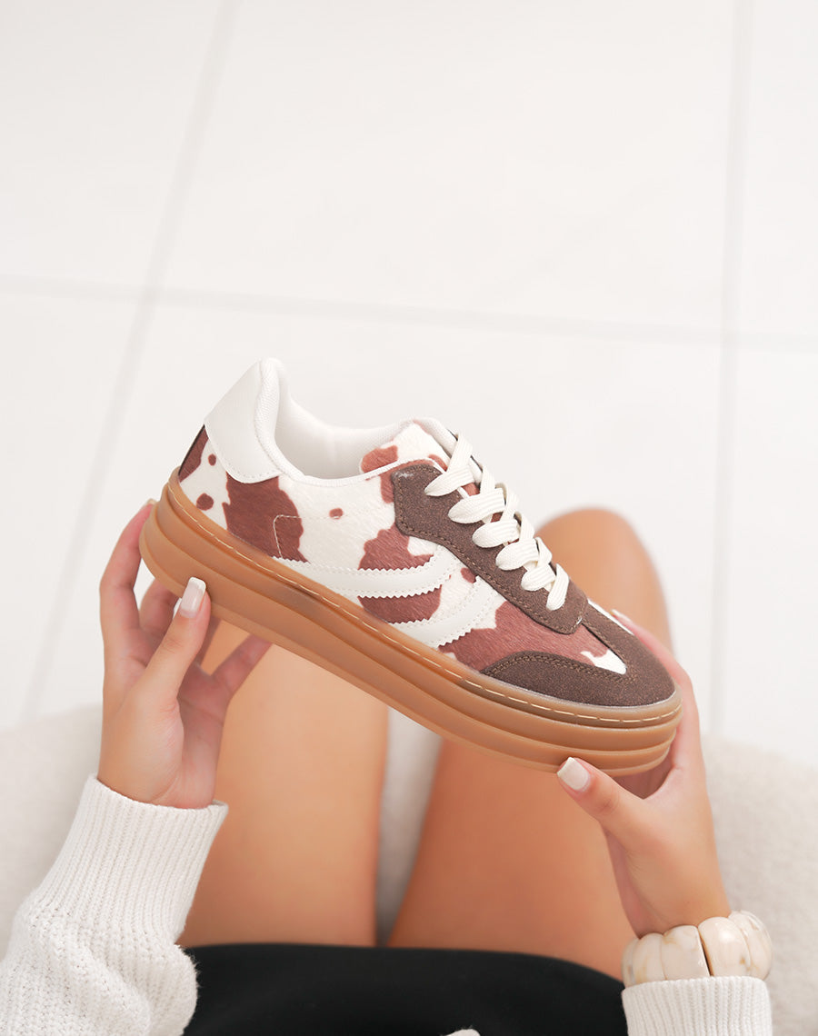 Basket femme marron tendance imprimé vachette avec semelle plate