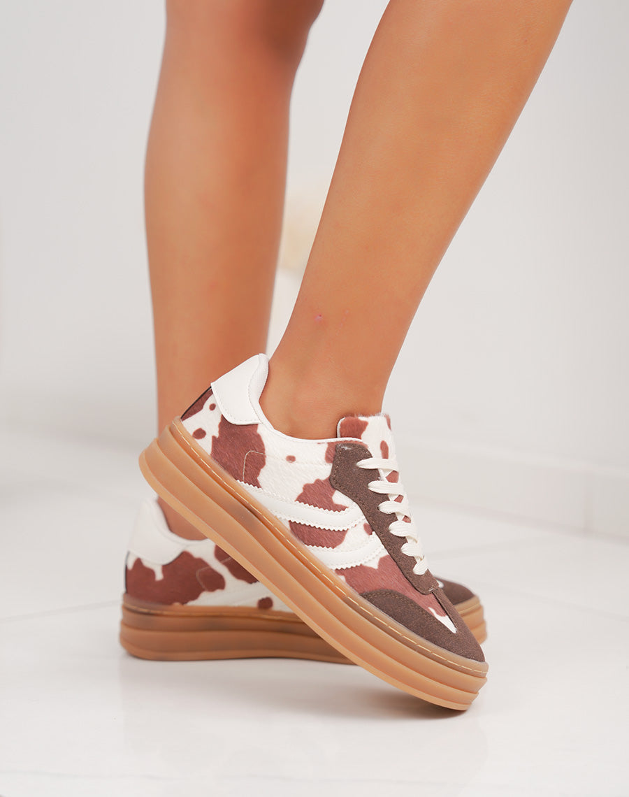 Basket femme marron tendance imprimé vachette avec semelle plate