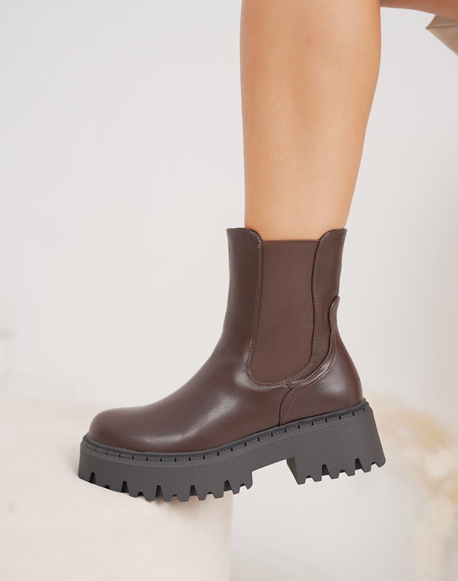 Bottines femme marron style Chelsea à plateforme crantée et intérieur fourré
